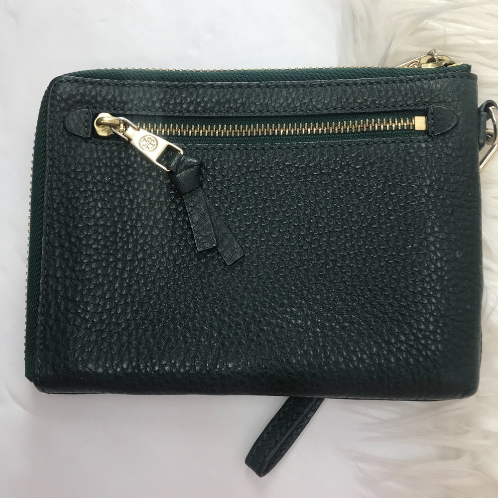 •Tory Burch• Robinson Pebbled Green Large Wristlet - Picture 4 of 8